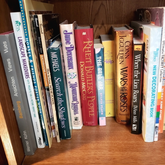 BOOKS Mystery Box 60 Pack for 250$ Rare, New & Vintage (Read Descriptio… - Picture 10 of 16